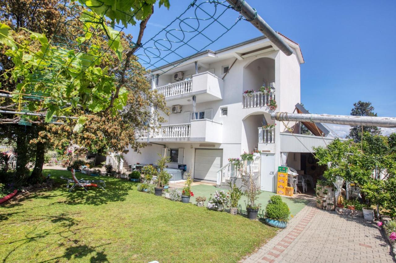 Apartments With A Parking Space Zablace, Sibenik - 4219 Exterior photo